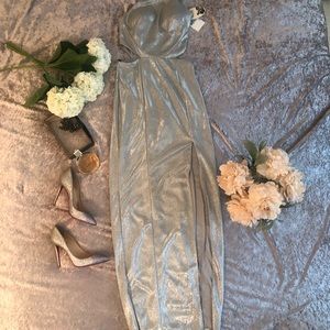 Silver Floor Length Cut-Out Gown 💍